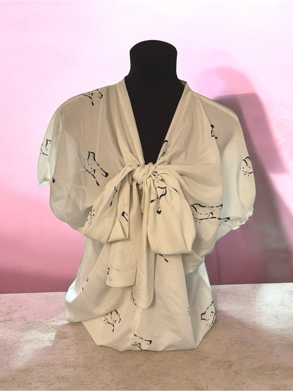 Anthropologie "Girls from Savoy" Black Bird Cream Tie Front Blouse Women size 10
